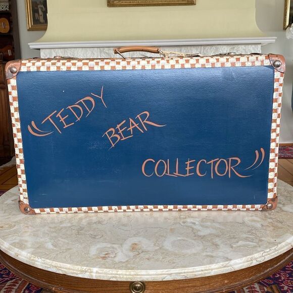 Vintage Hand Painted “Teddy Bear Collector” Large Suitcase - Picture 4 of 15